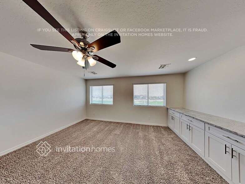 Building Photo - 6731 W Desert Ln