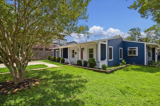 Building Photo - 1147 Du Barry Ln