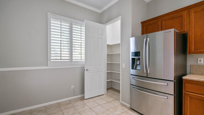 Building Photo - 49142 Barrymore St