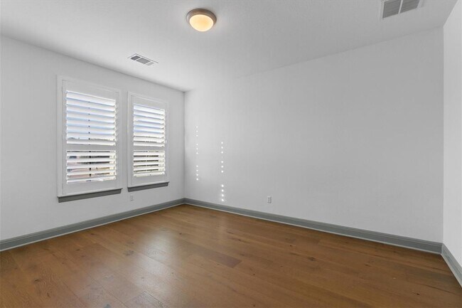 Building Photo - 16516 Leopold Trail