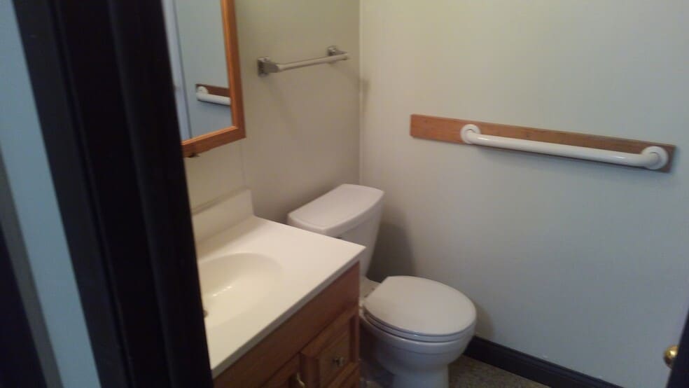 Main Bathroom - 176 Stoddard Ave