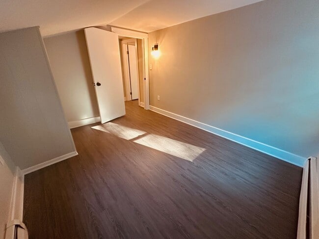 Building Photo - Newly Remodeled Home