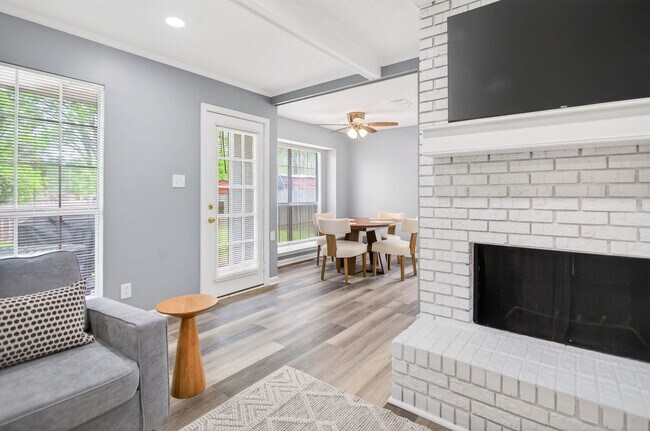 Building Photo - 2420 Haddington Rd