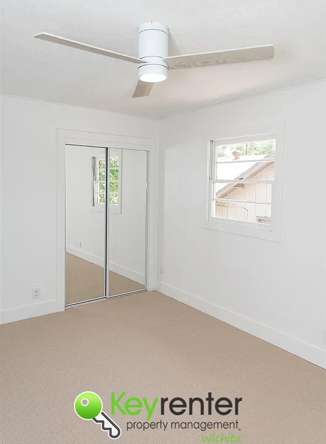 Building Photo - NOVEMBER FREE RENT!! Spacious 4-Bedroom / ...