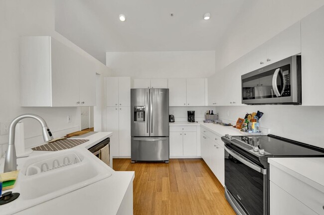 Building Photo - Seasonal 3br 2bath Condo in Harbor Lakes C...