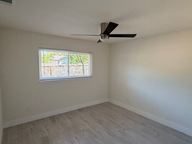 Building Photo - Home For Rent in Fair Oaks, CA