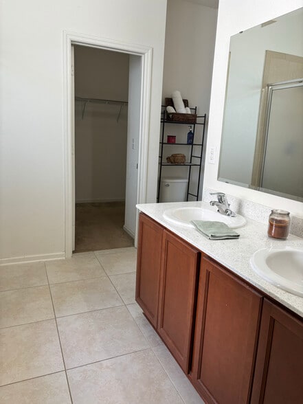 Building Photo - 417 Tuscany Chase Dr