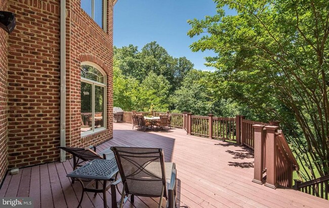 Building Photo - 7841 Montvale Way