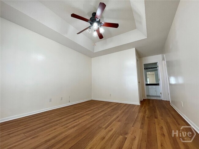 Building Photo - 102 Cormorant Way