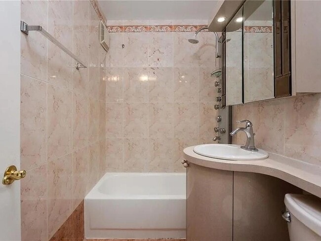 Building Photo - 488 Ocean Pkwy