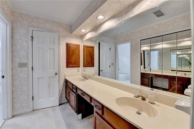 Building Photo - 478 Guilford Cir