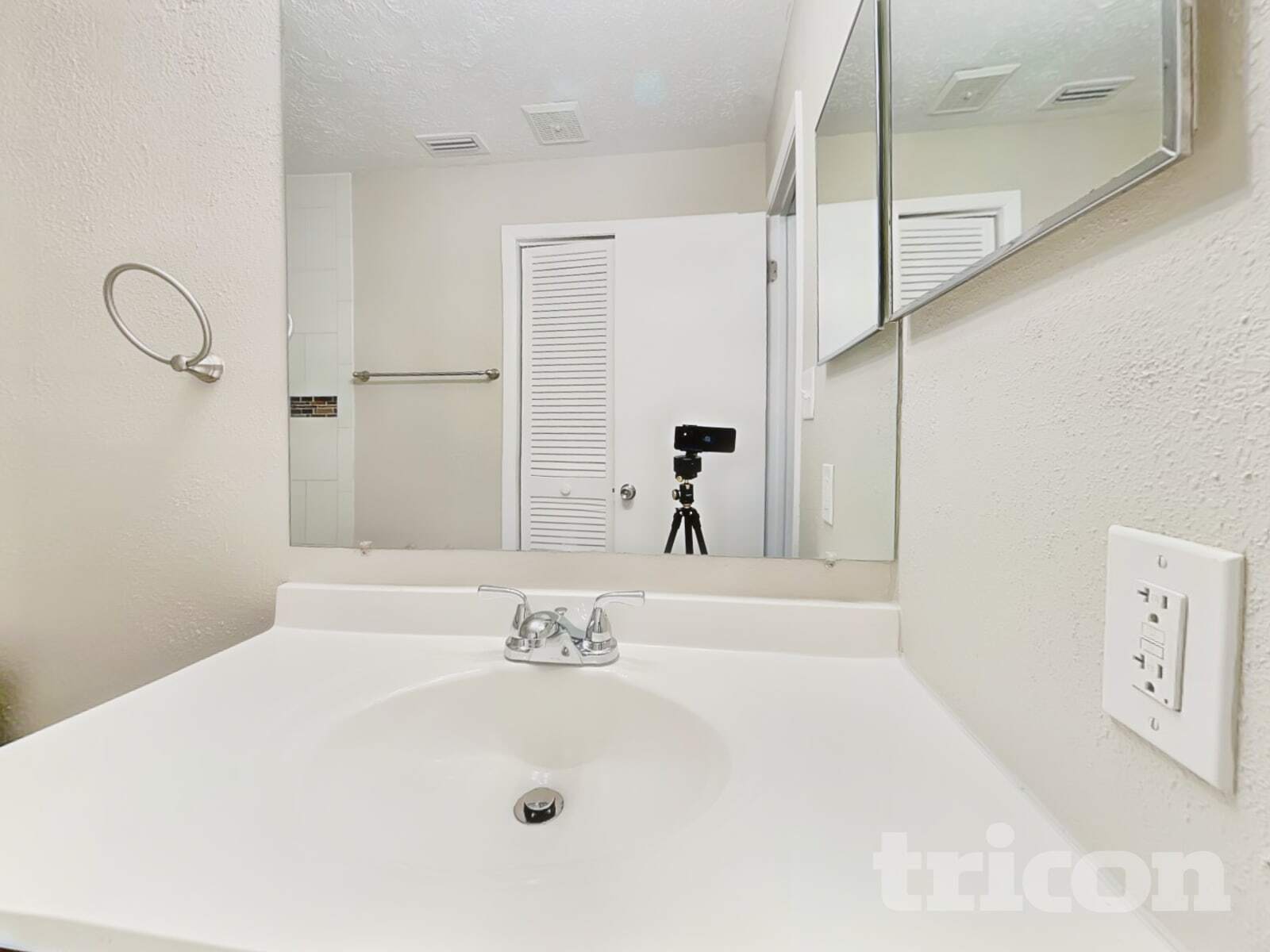 Building Photo - 1928 W Clinton St