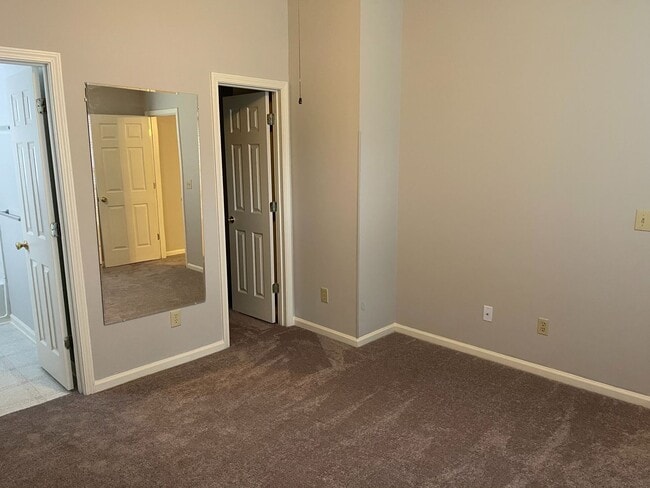 Building Photo - Spacious 3-Bedroom Townhome in Ballantyne Area