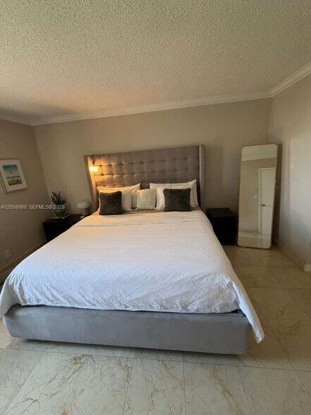 Building Photo - 20335 W Country Club Dr