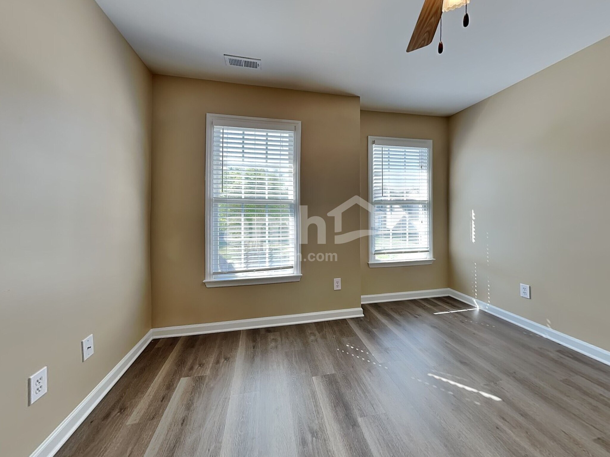 Building Photo - 5705 Beargrass Ln