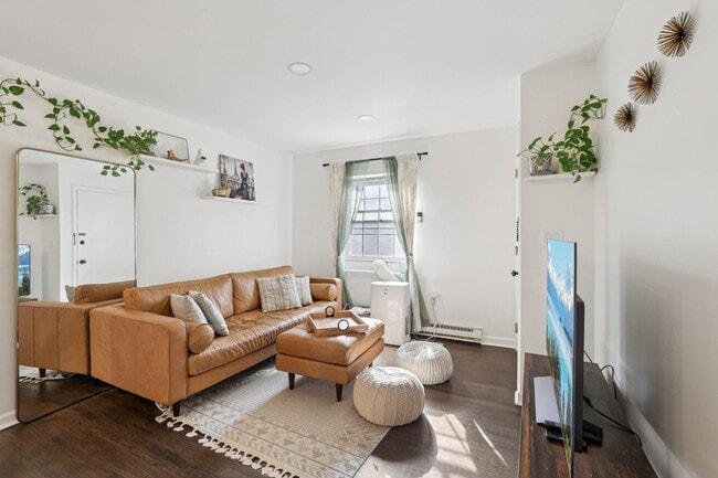 Building Photo - 14 A Lakeside Dr