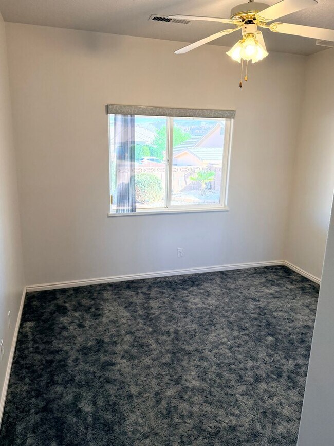 Building Photo - Snow Canyon Views!