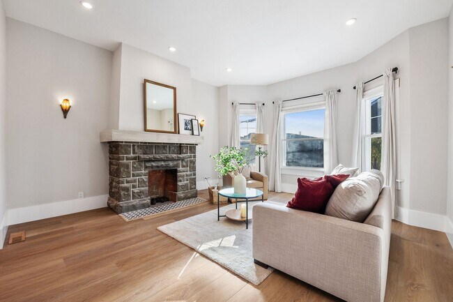 Building Photo - 115 Cuvier St