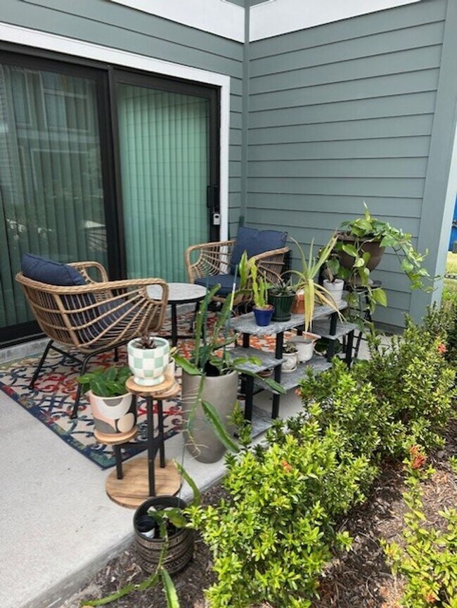 Building Photo - 2 bedroom / 2.5 bath new construction available now!