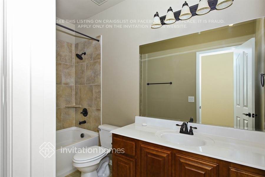 Building Photo - 1204 Litchfield Ln