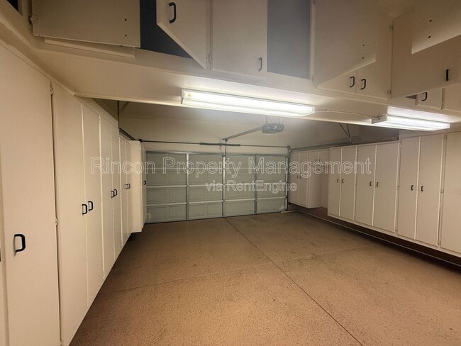 Building Photo - 262 Potawatomi St