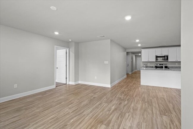 Building Photo - 18401 Elkwood Dr