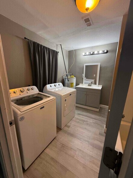 Building Photo - 207 Shields St