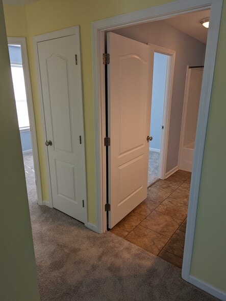 Building Photo - 8073 River Rd SE