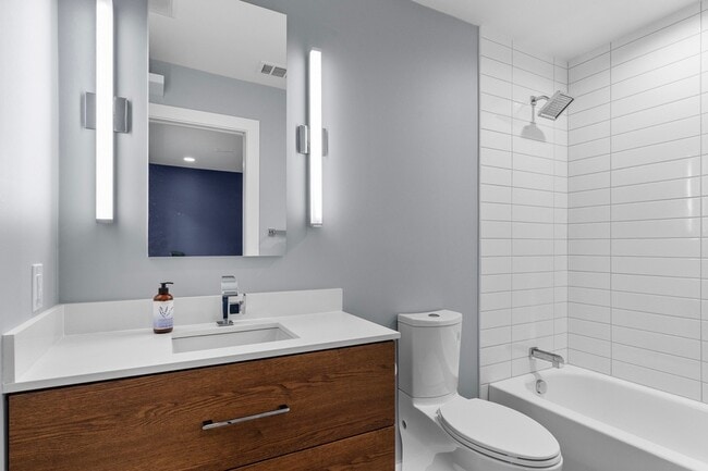 Building Photo - 16831 Thomas Chapel Dr