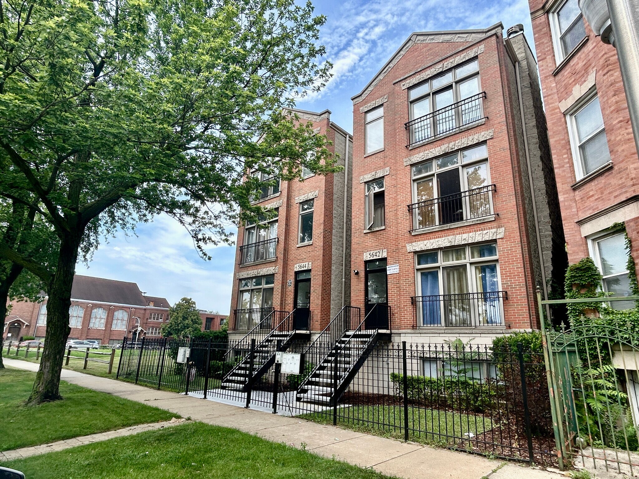 Building Photo - 5644 S Prairie Ave