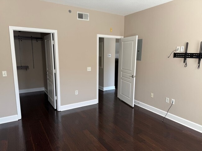 Building Photo - 1315 East Blvd