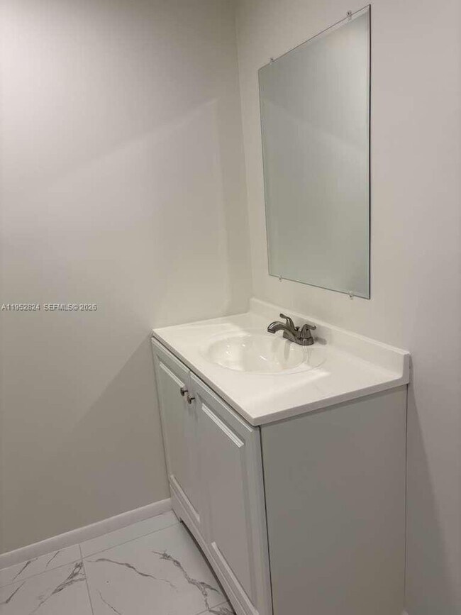 Building Photo - 10090 NW 80th Ct