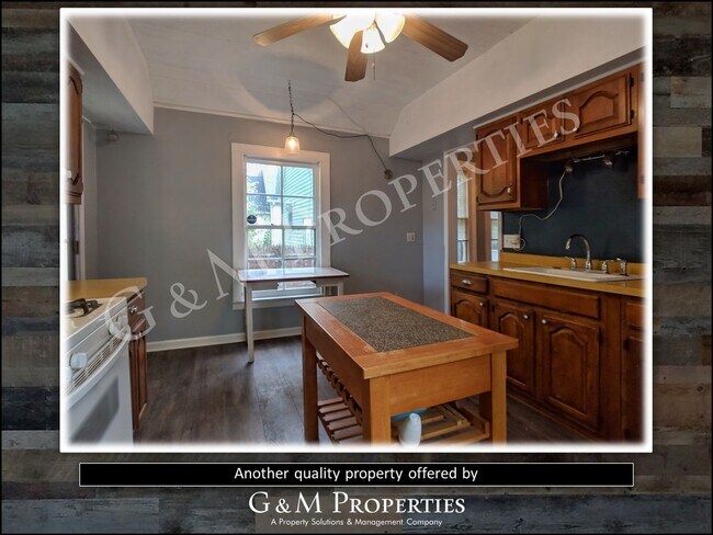 Building Photo - 3-Bedroom Rental Home: South Wedge Neighborhood!