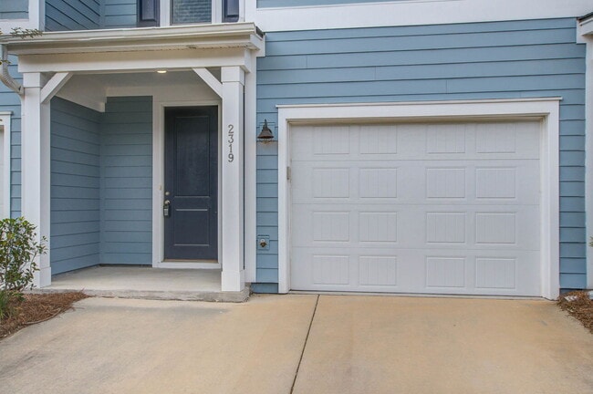 Building Photo - 2319 Watchtower Ln
