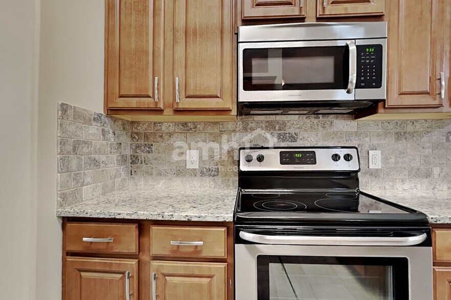 Building Photo - 7194 Caley Ln