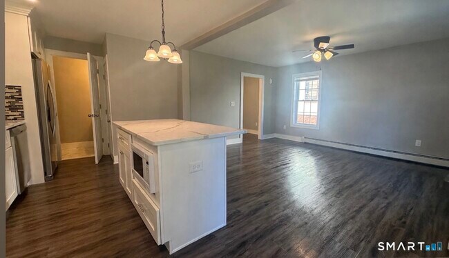 Building Photo - 103 Willetts Ave