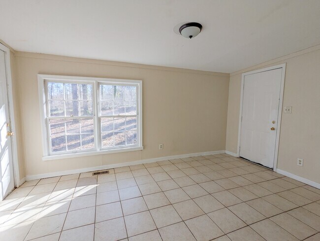 Building Photo - 4446 Falcon Ct