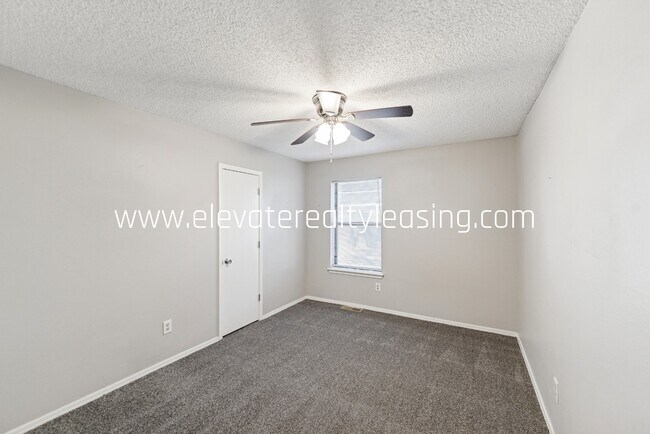 Building Photo - 11168 S Douglas Ave