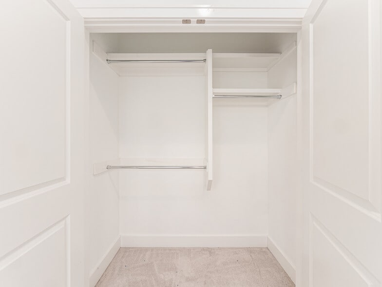 Building Photo - 766 N 6th St