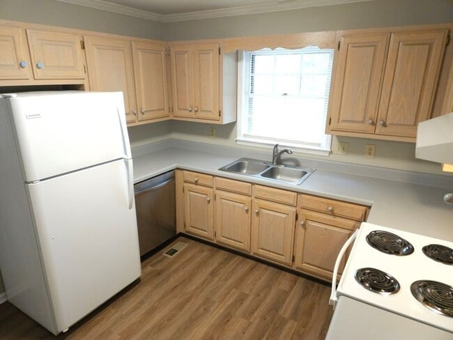 Building Photo - 511 Winthorne Ct