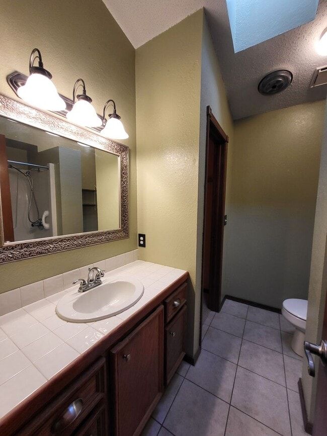 Building Photo - (3) Bed/(2) Bath in Eagle Cliff Addition A...