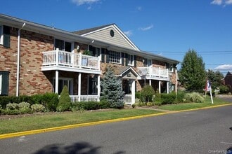 Building Photo - 198 Lakeland Ave