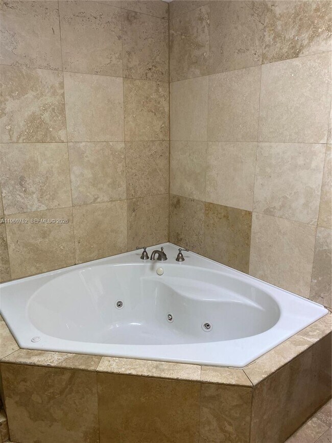 Building Photo - 720 NW 123rd Ave