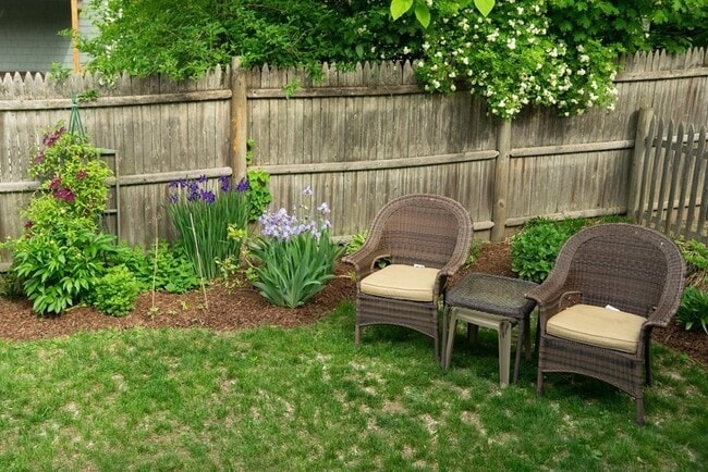 Building Photo - 21 Vincent Ave