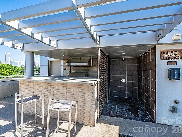 Building Photo - 1133 Metropolitan Ave