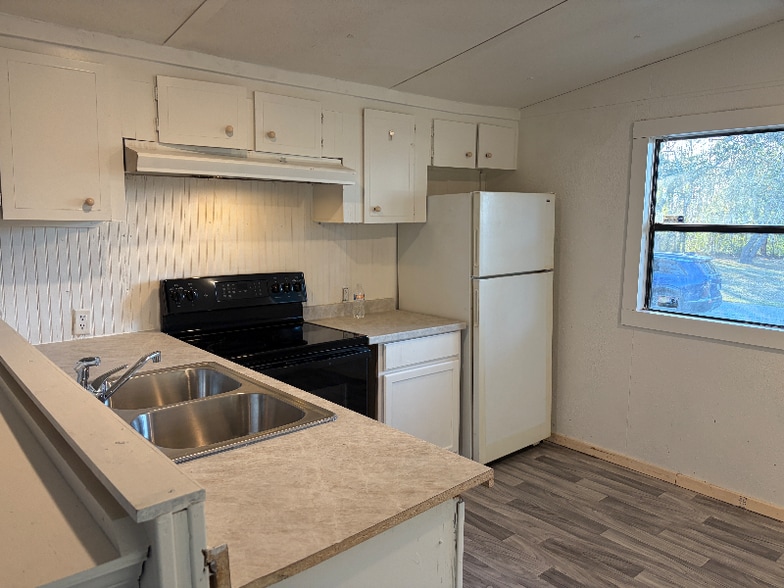 Building Photo - 9640 Gatun St