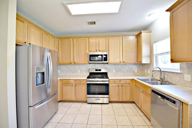 Building Photo - 14412 Ballycastle Trail