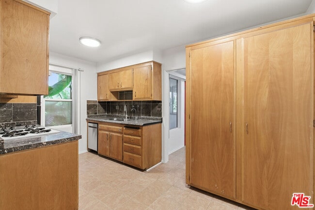 Building Photo - 1434 25th St