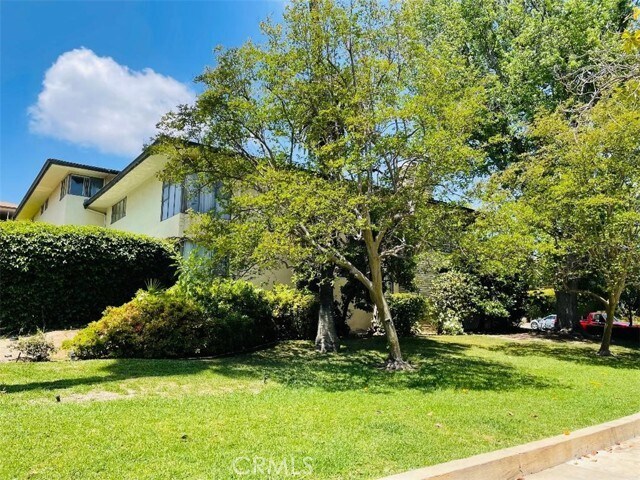 Building Photo - 945 S Orange Grove Blvd