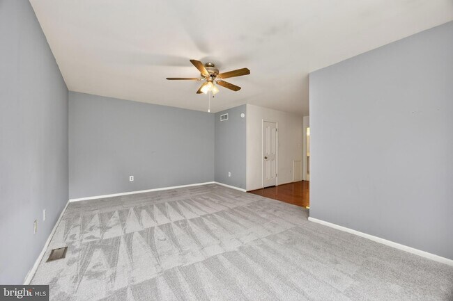 Building Photo - 1014 Foxmeadow Dr